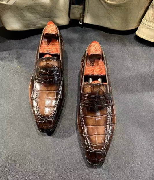 alt
Scarpe da coccodrillo, scarpe vintage da uomo in pelle di coccodrillo marrone