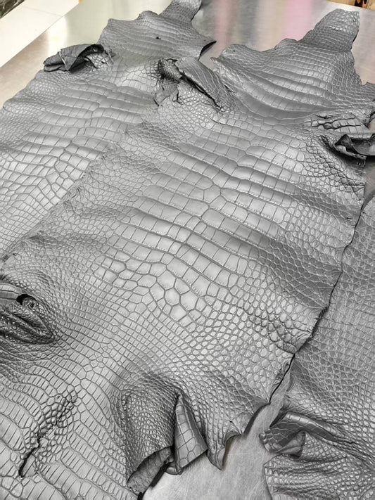 alt
Preordine borsa business con manico superiore in vera pelle opaca di alligatore/coccodrillo US, 40 cm, grigio scuro