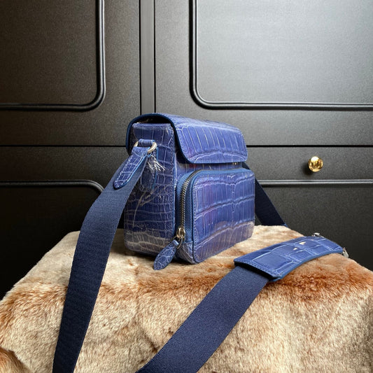 Borsa a tracolla crossbody in vera pelle di coccodrillo lucida blu
