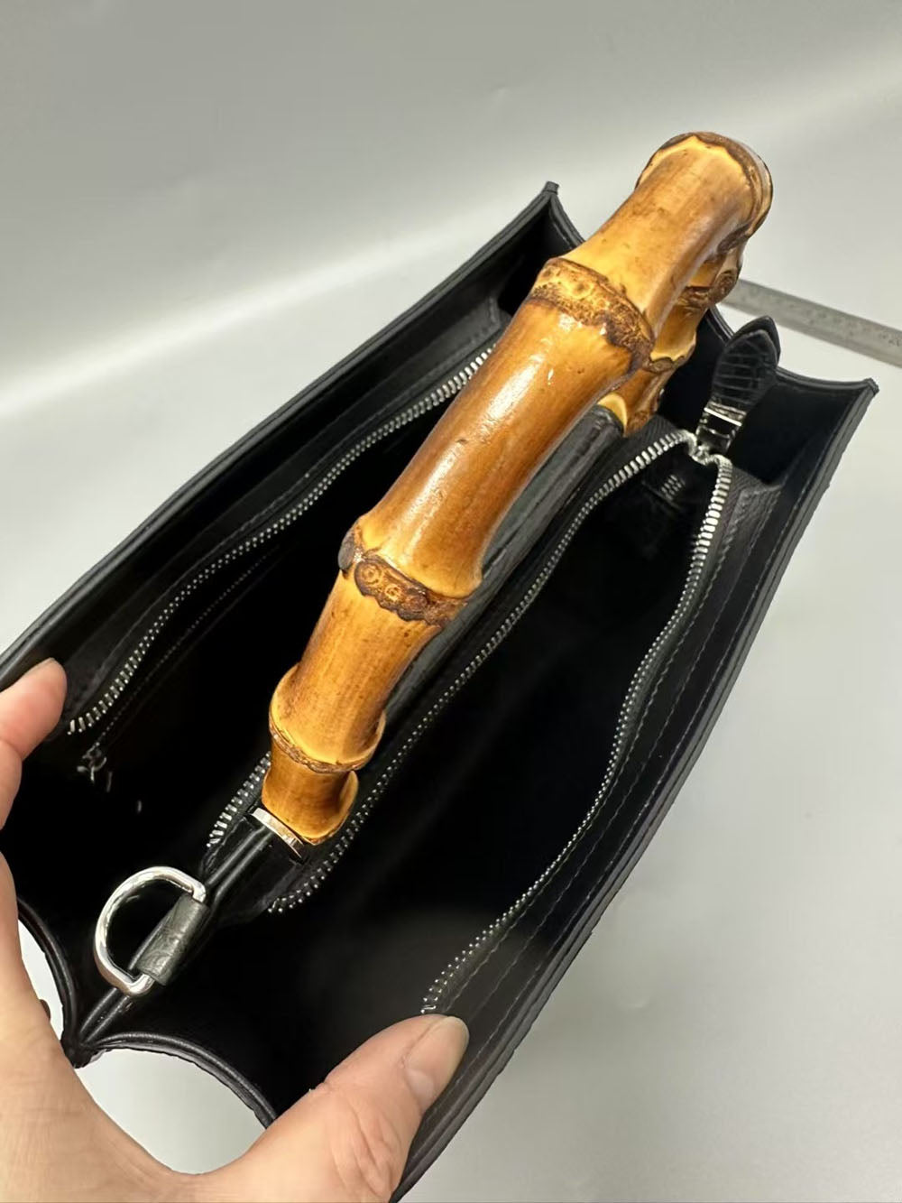 Borsa da donna in vera pelle di coccodrillo con manico in bambù, piccola borsa a mano con manico superiore e tracolla