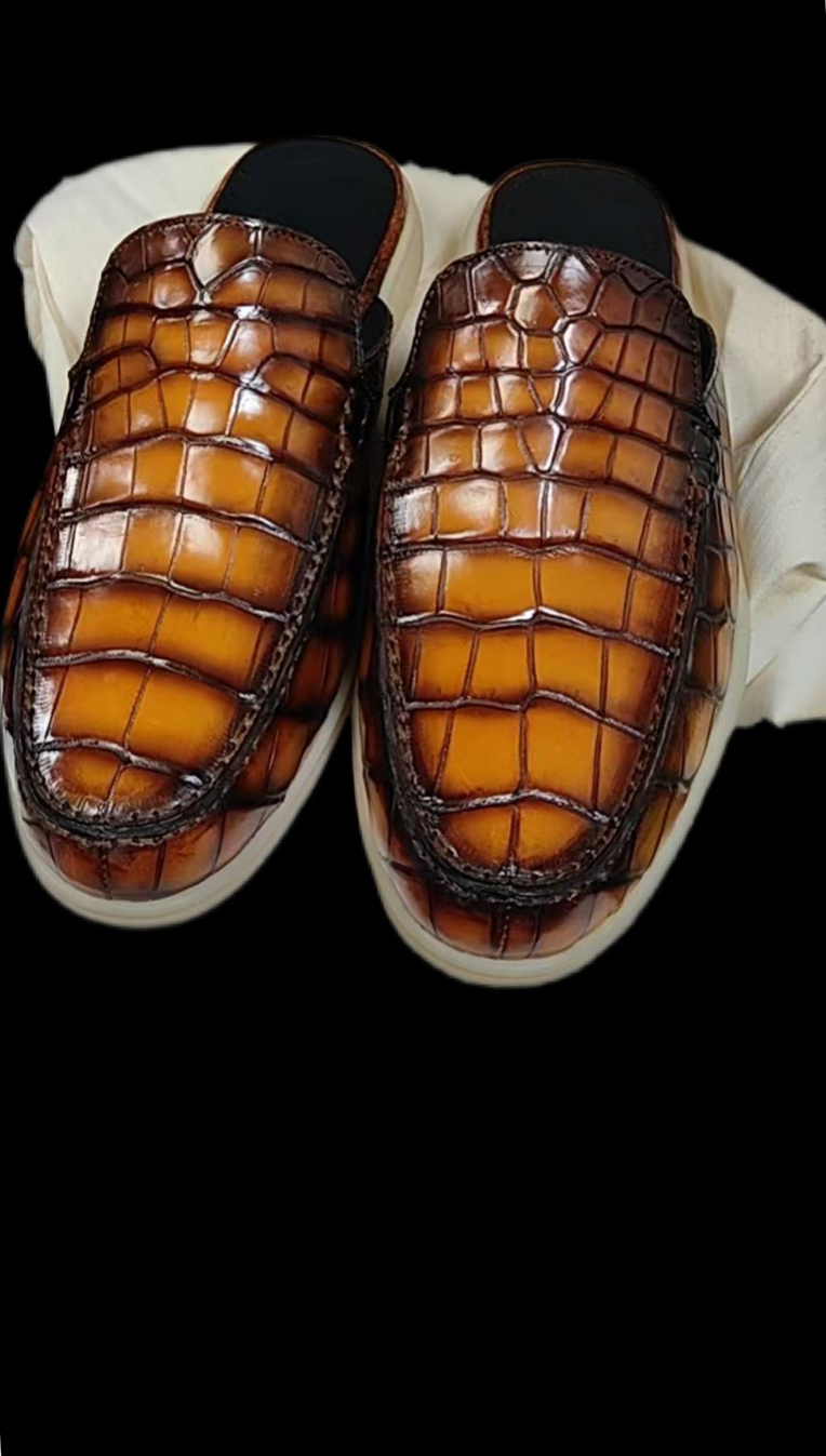 Mocassini in pelle di coccodrillo in preordine
