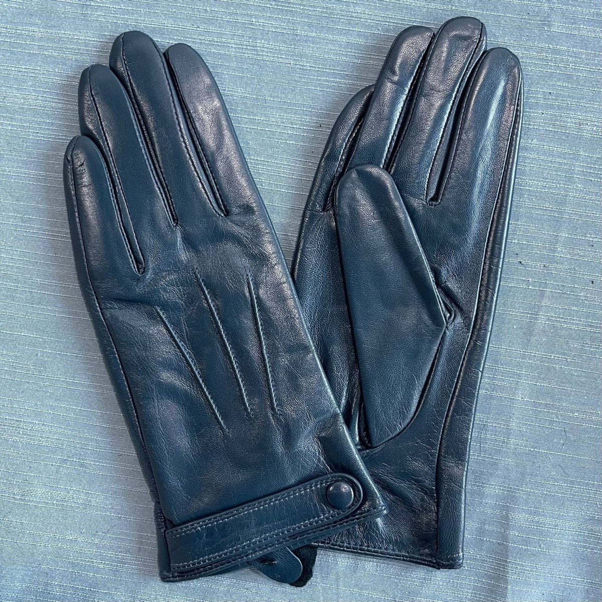 Women's Soft Goatskin Leather Fashion Snap Cuff Gloves