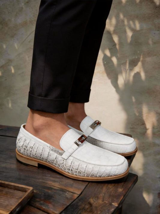 alt
Scarpe da coccodrillo, mocassini con fibbia in vera pelle di coccodrillo bianca himalayana
