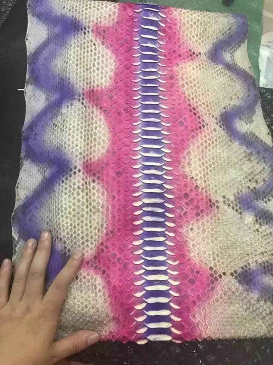 alt
Colorway in pelle di pitone