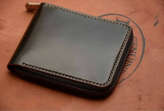 alt
Portafogli corti con zip in pelle Shell Cordovan Horween USA fatti a mano