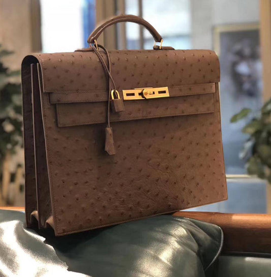 alt
Preordine: borsa ventiquattrore con manico superiore in pelle Togo