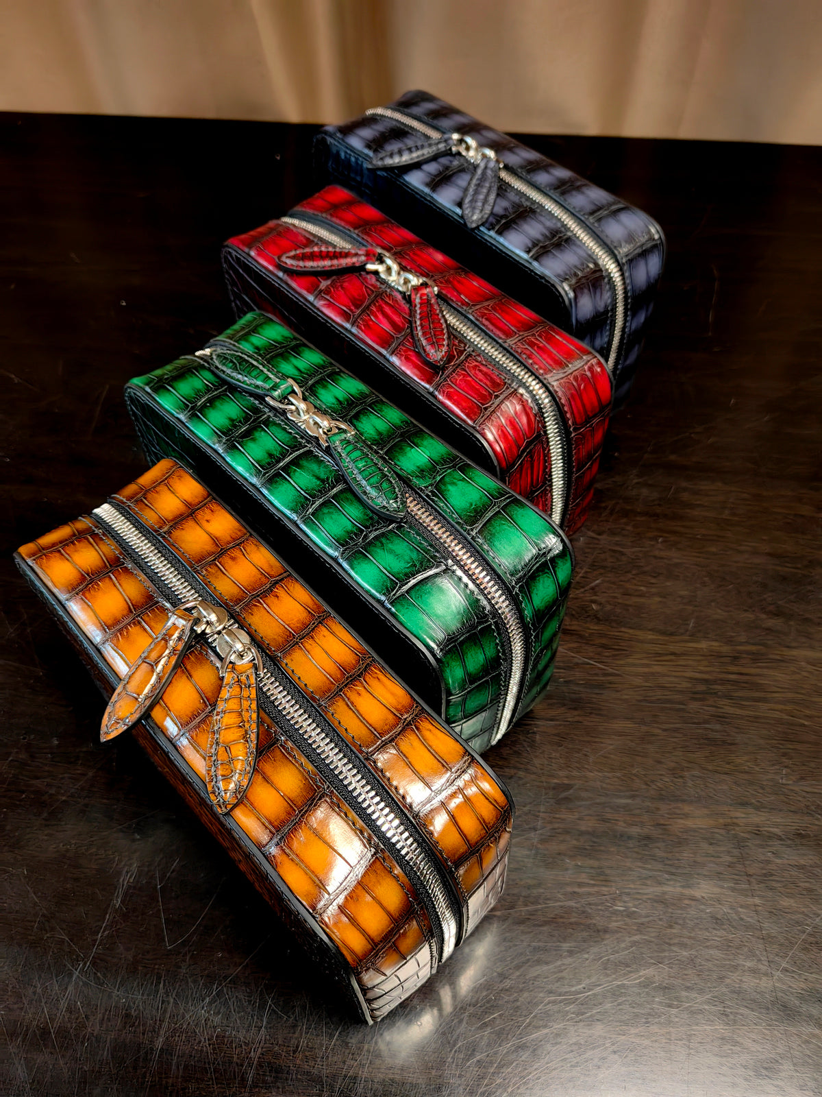 alt
Custodia per pipa con cerniera in vera pelle di coccodrillo vintage, borsa per pipa in pelle di coccodrillo, astuccio per pipa in pelle di coccodrillo, regalo personalizzato, custodia per pipa da fumo, tabacco, regalo di Natale