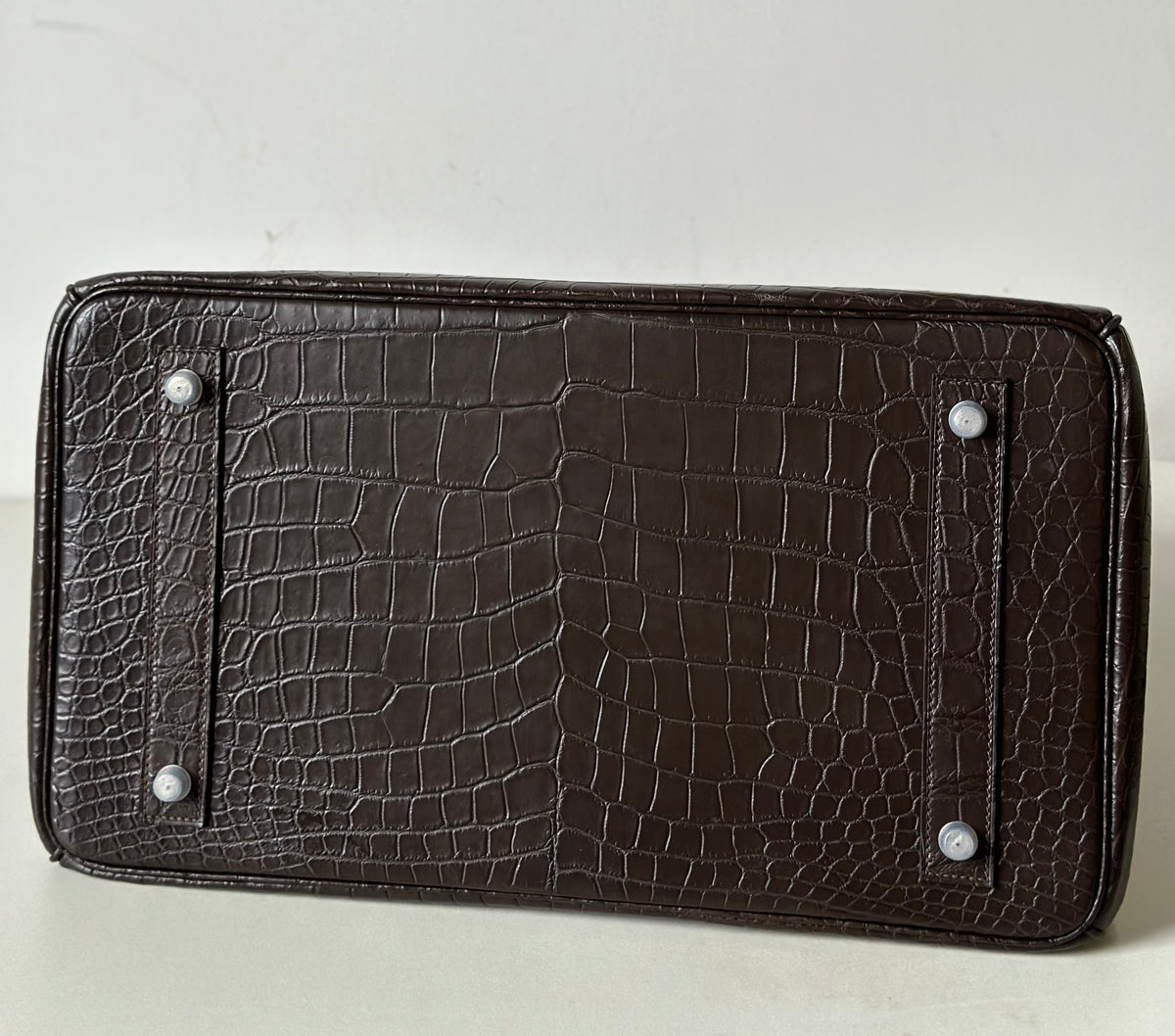 Preordine borsa business oversize con lucchetto in vera pelle di coccodrillo del Nilo, 45 cm