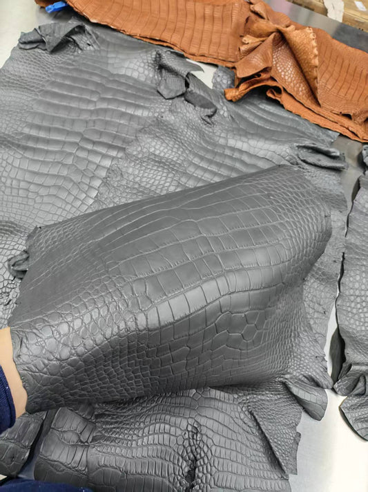 alt
Borsa business con manico superiore in vera pelle di alligatore/coccodrillo USA opaca 40 cm, preordine, colore grigio scuro