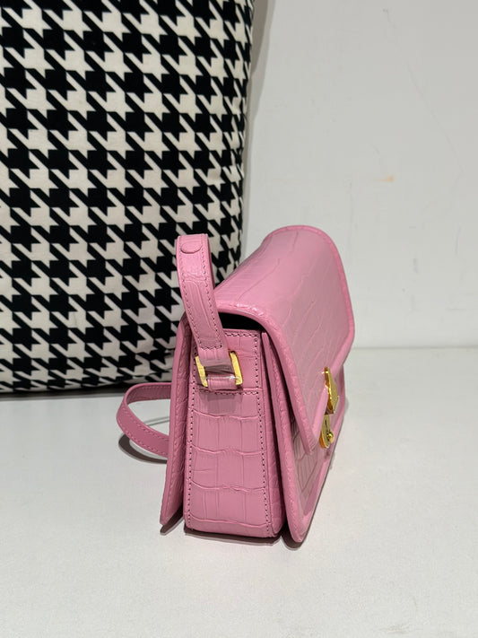 Borsa messenger a tracolla in pelle di coccodrillo rosa
