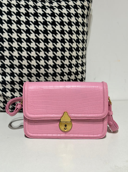 Borsa messenger a tracolla in pelle di coccodrillo rosa