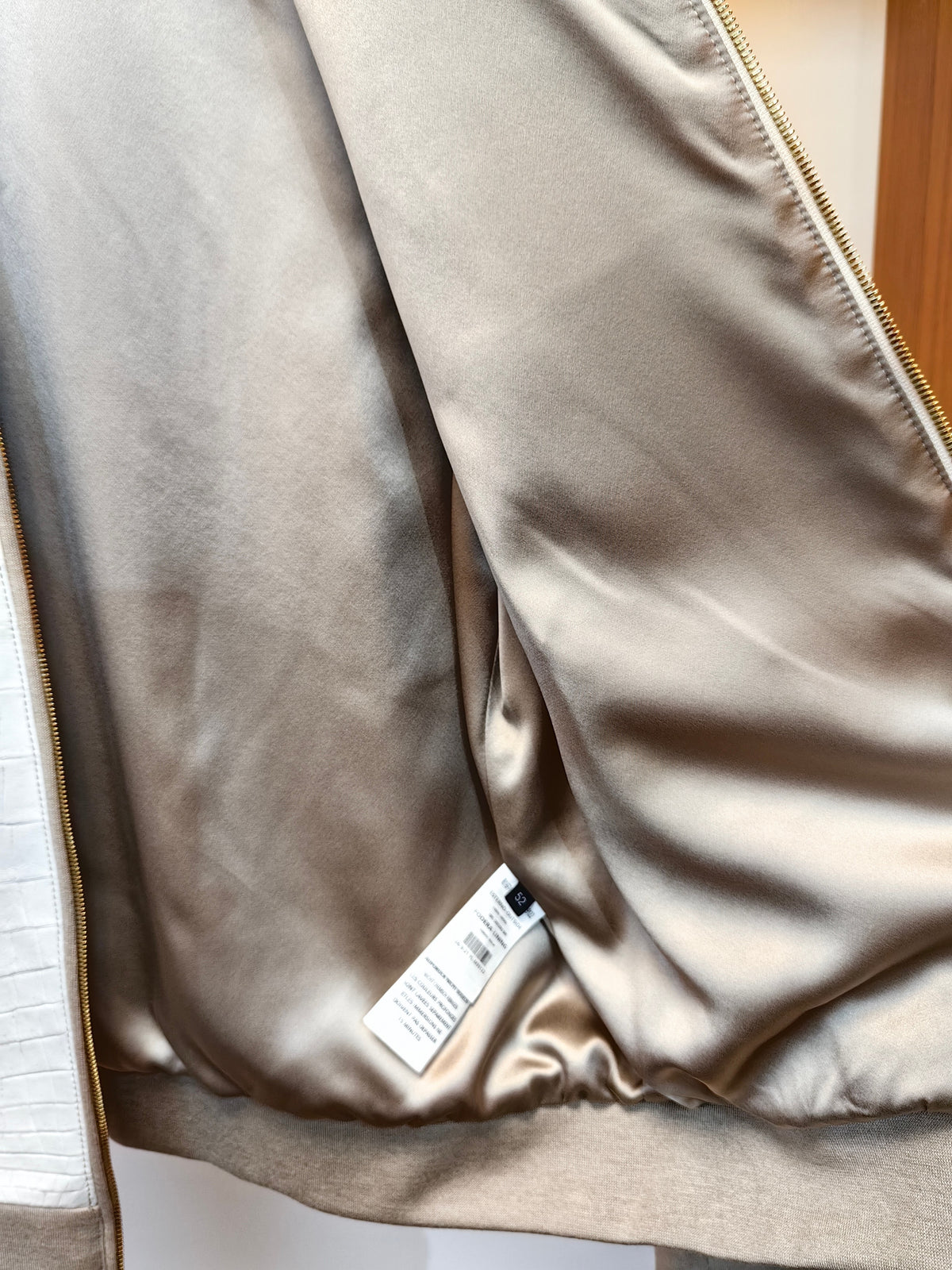 Giacca in coccodrillo bianco dell'Himalaya e cashmere