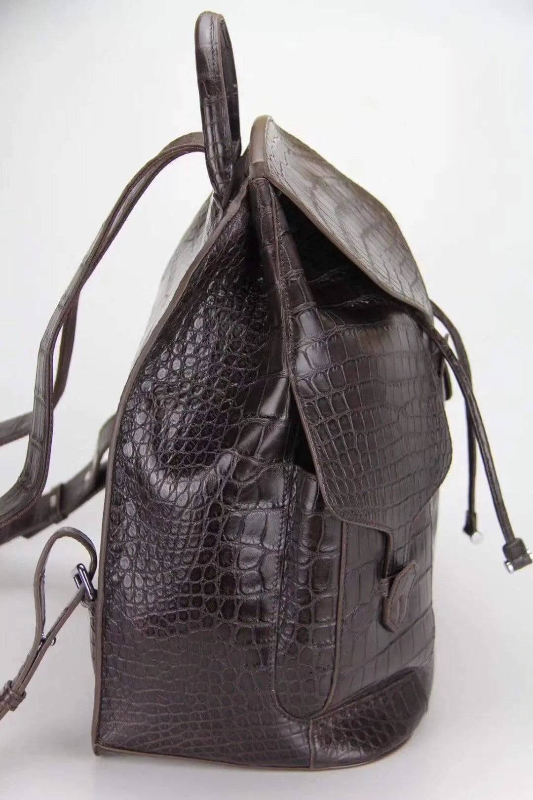 alt
Zaino marrone in vera pelle di pancia di coccodrillo