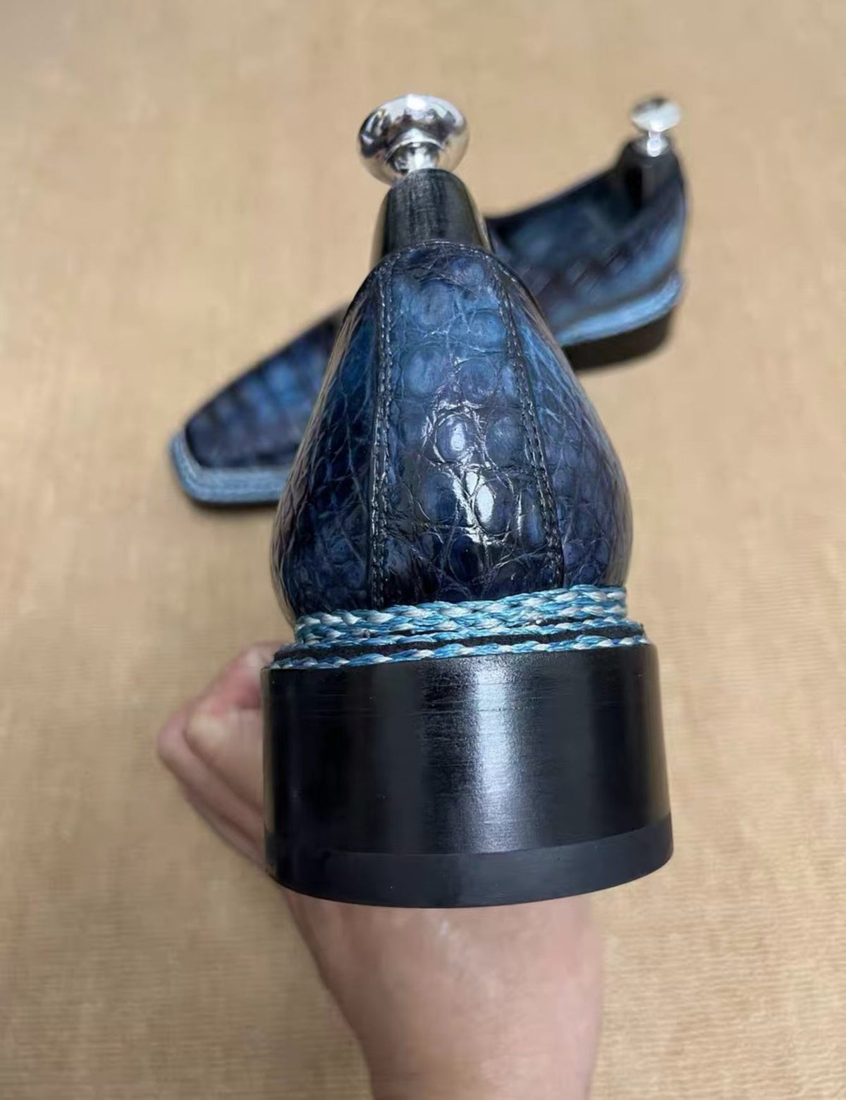 alt
Scarpe da uomo slip-on business in pelle di coccodrillo nabuk, mocassini bassi verdi (copia)