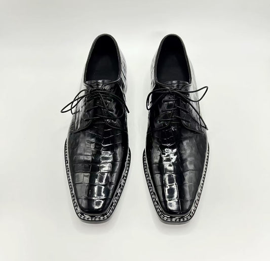 Scarpe coccodrillo, scarpe nere da uomo in pelle di coccodrillo con cucitura norvegese e lacci