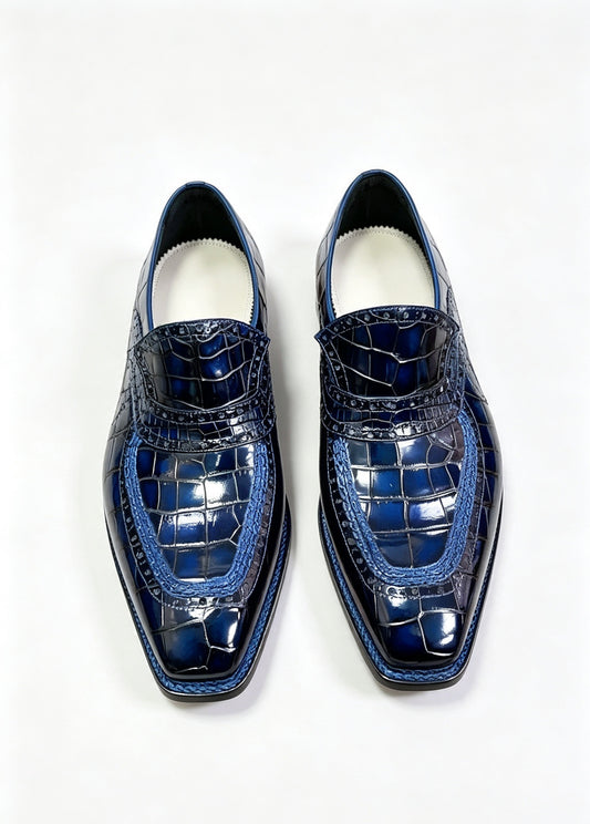 Mocassini eleganti da uomo in pelle di coccodrillo blu vintage, cuciti con costruzione norvegese, disponibili in preordine