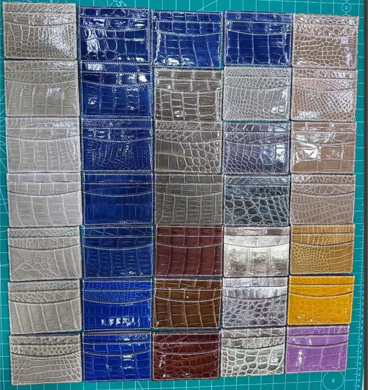 alt
Portacarte in coccodrillo, elegante custodia per carte in vera pelle di coccodrillo lucida