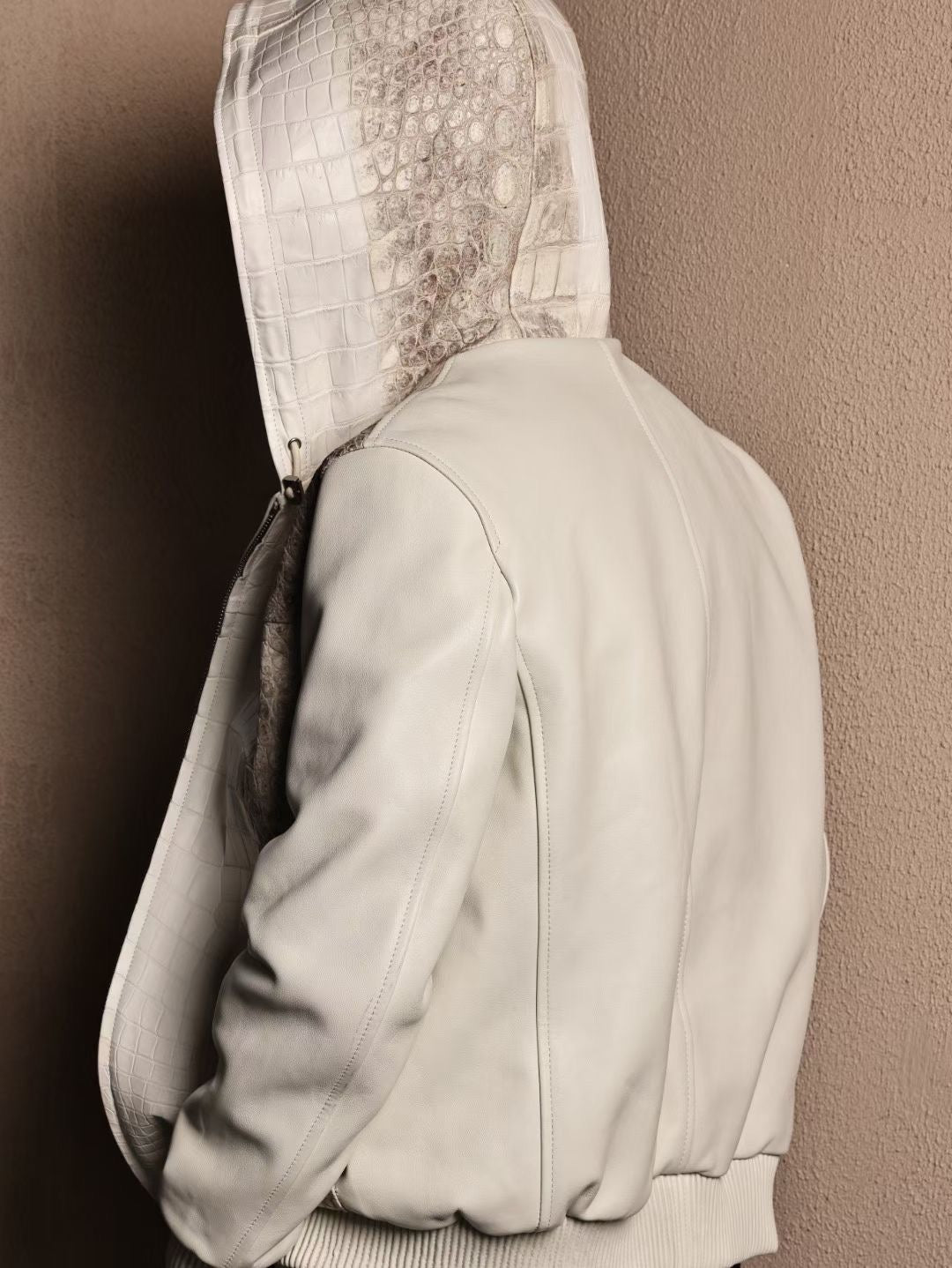 Giacca hoodie premium da uomo in pelle di coccodrillo himalayano, vera pelle di agnello
