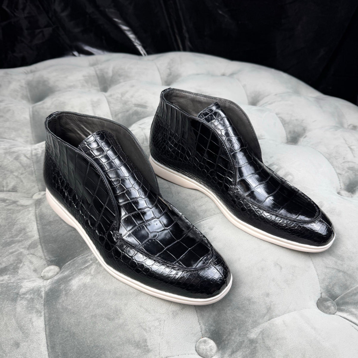 Stivali da uomo in pelle di coccodrillo, modello slip-on, neri
