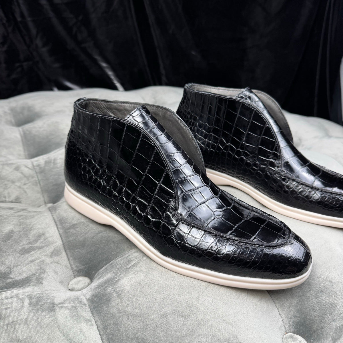 Stivali da uomo in pelle di coccodrillo, modello slip-on, neri