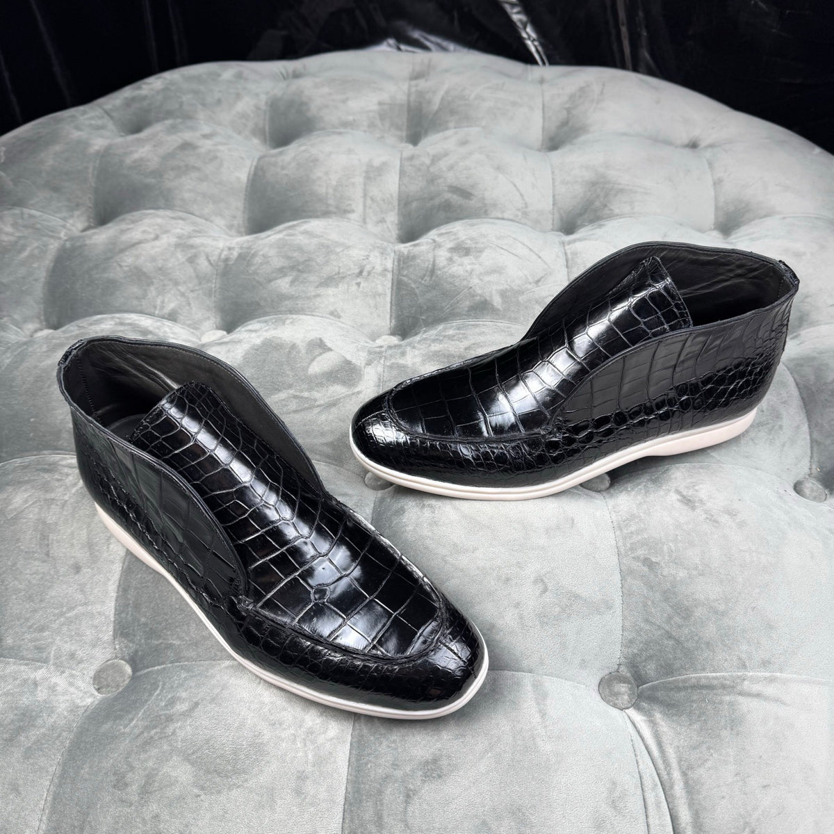Stivali da uomo in pelle di coccodrillo, modello slip-on, neri