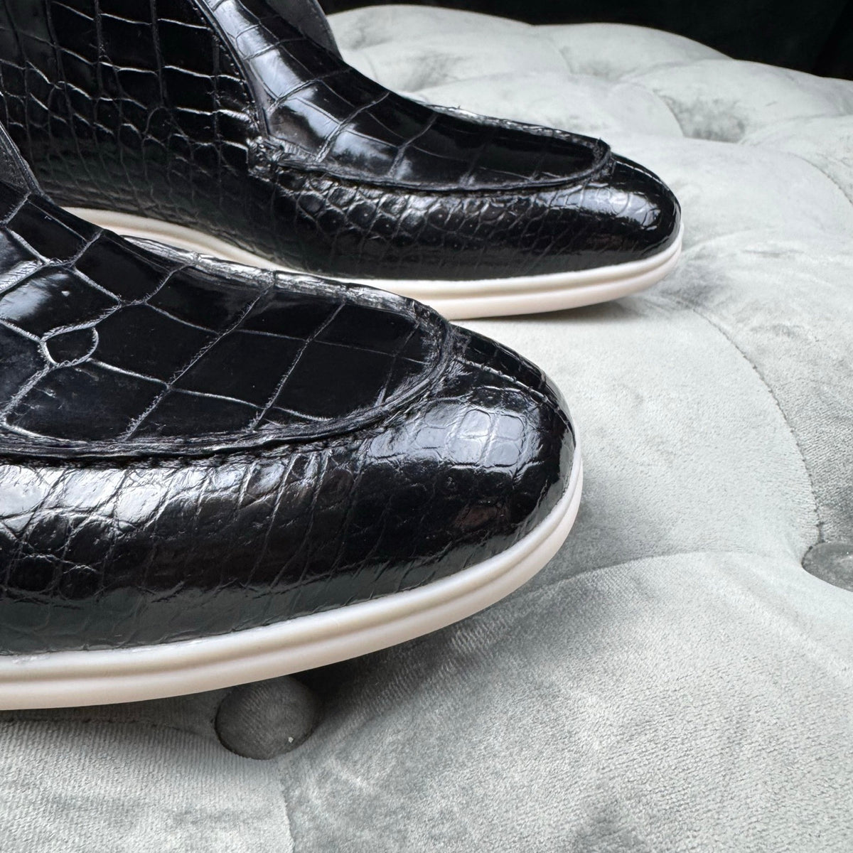 Stivali da uomo in pelle di coccodrillo, modello slip-on, neri