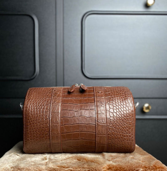Borsa a tracolla da uomo in pelle di coccodrillo marrone chiaro