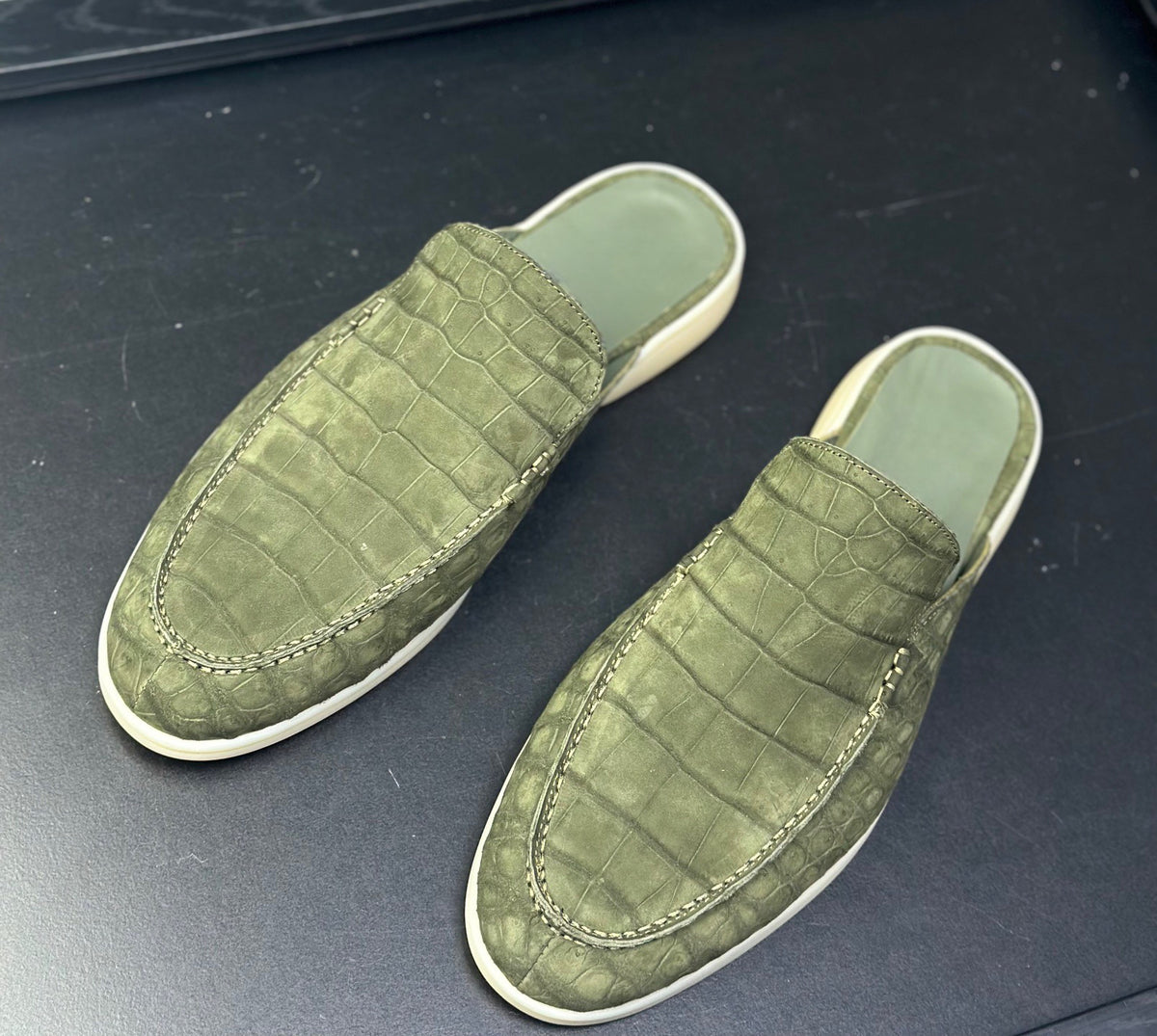 Nubuck Crocodile Leather Slippers ,Men's Crocodile Leather Slippers Very Comfortable