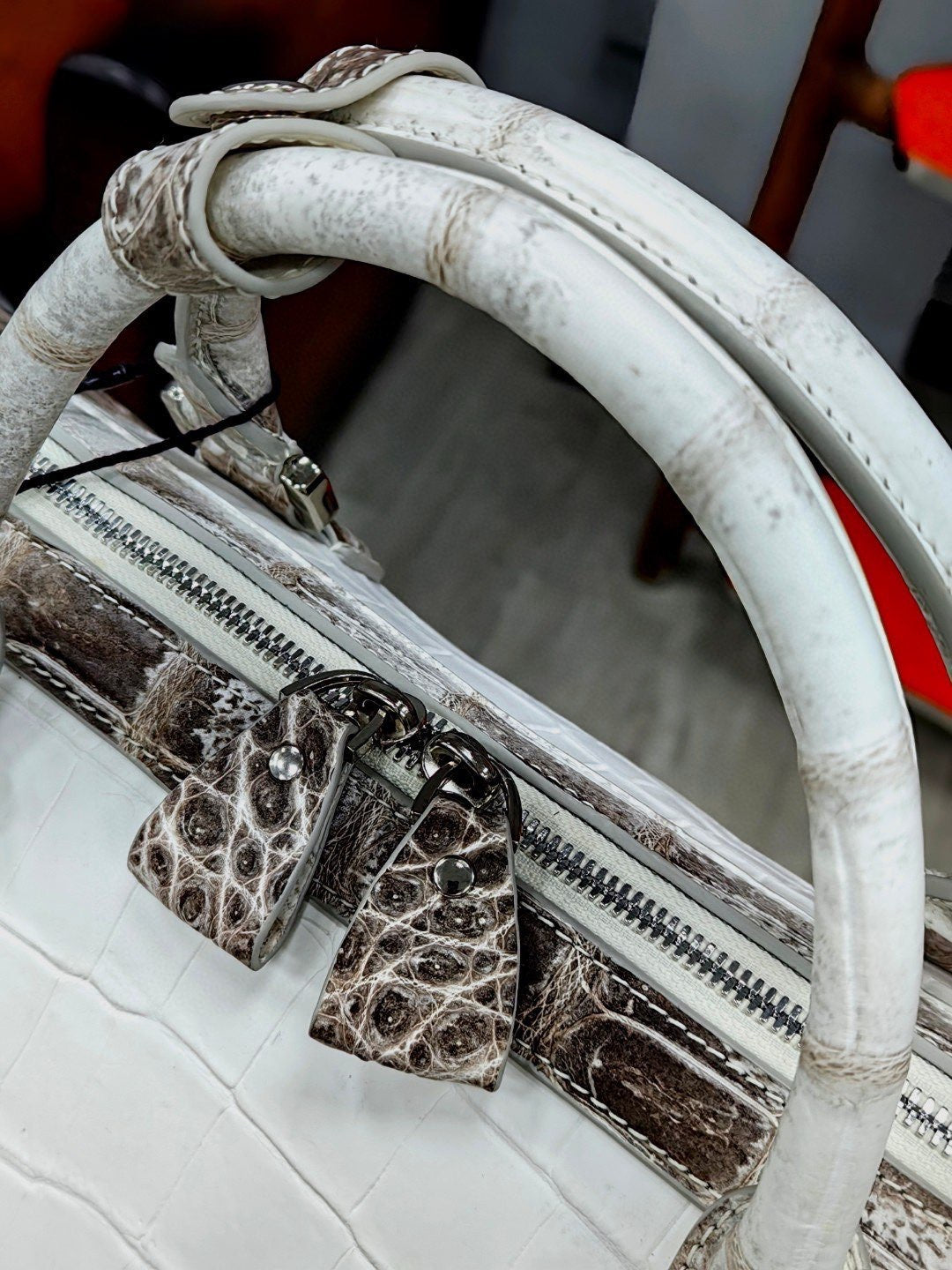 alt
Borsa da viaggio unisex in vera pelle di coccodrillo himalayana, borsa weekend regalo per uomo, borsa sportiva oversize da palestra