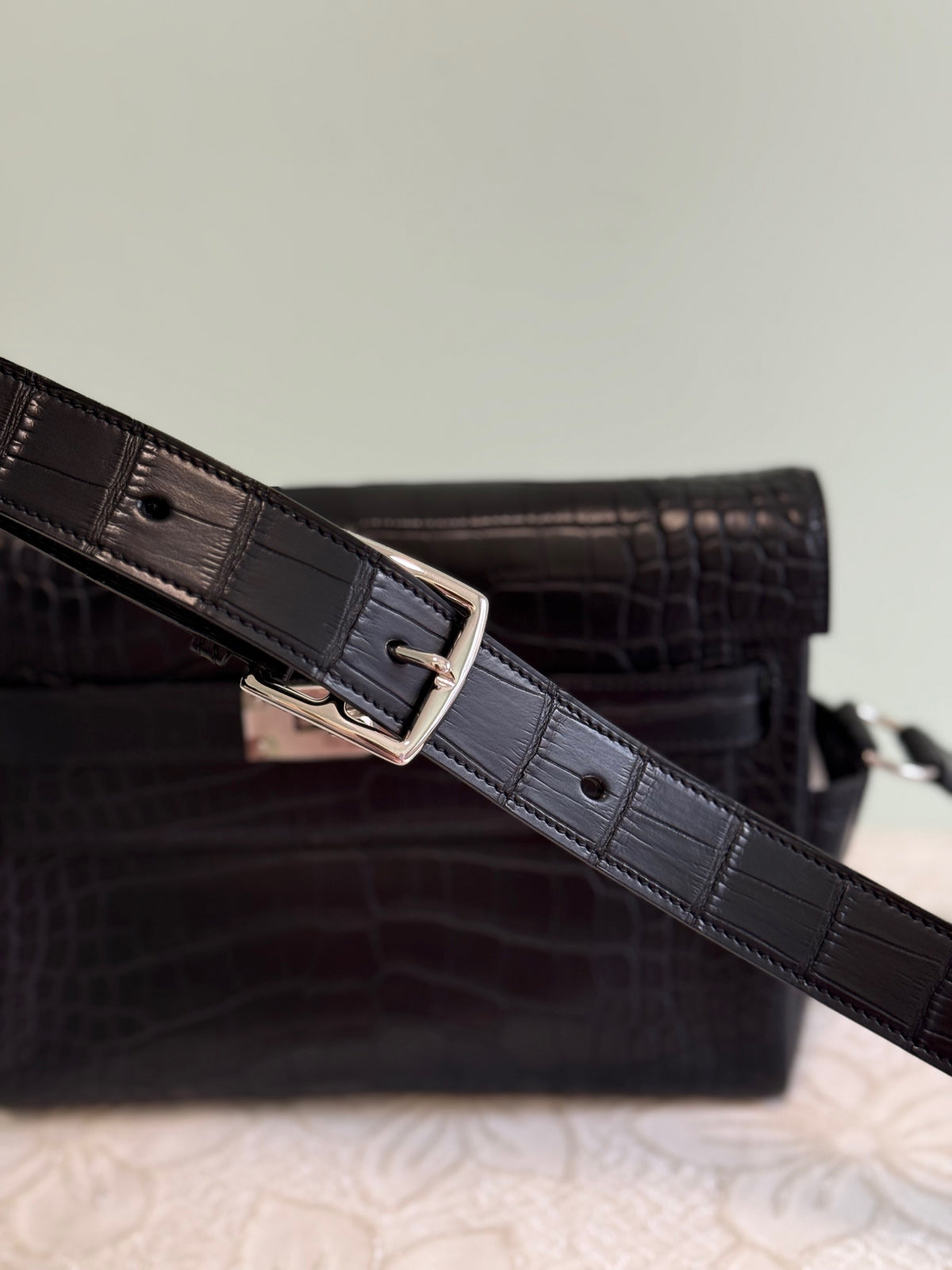 Unisex, borsa messenger da postino in vera pelle di coccodrillo