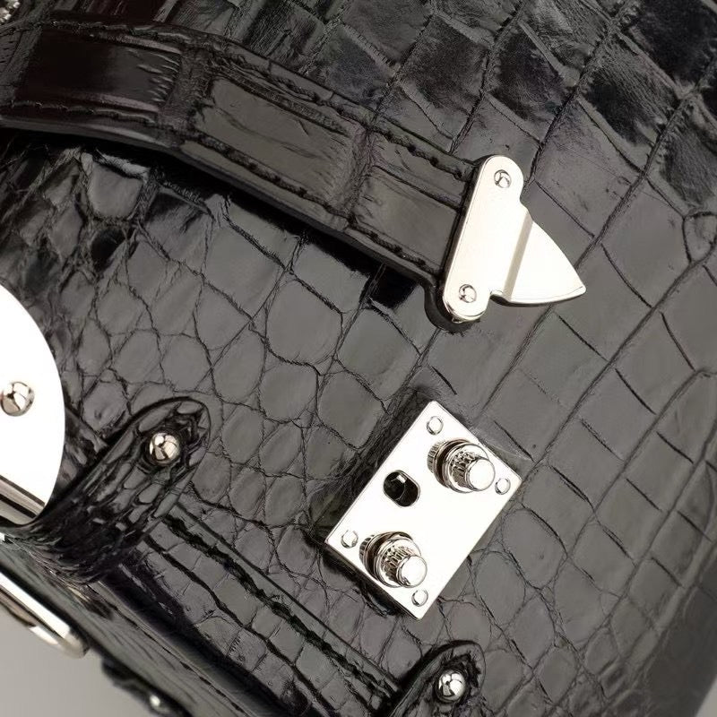 alt
Borsa unisex a tracolla in vera pelle di coccodrillo, modello box quadrato