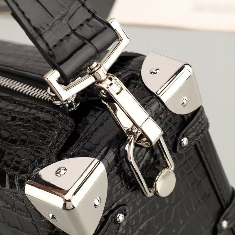 alt
Borsa a tracolla unisex quadrata a scatola in vera pelle di coccodrillo
