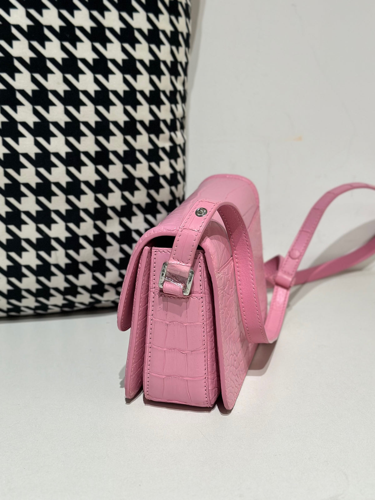Crocodile Leather Shoulder Messenger Bag Pink WIth Silver Hardware