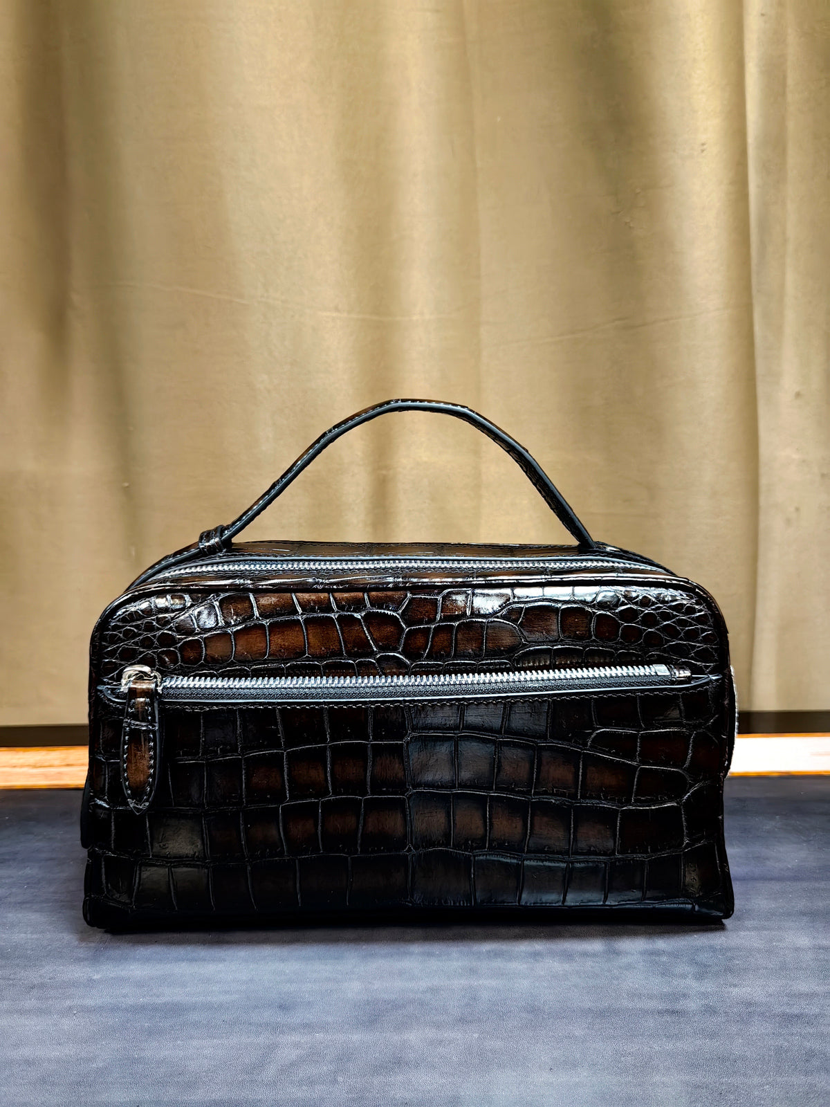Clutch classica in vera pelle di coccodrillo