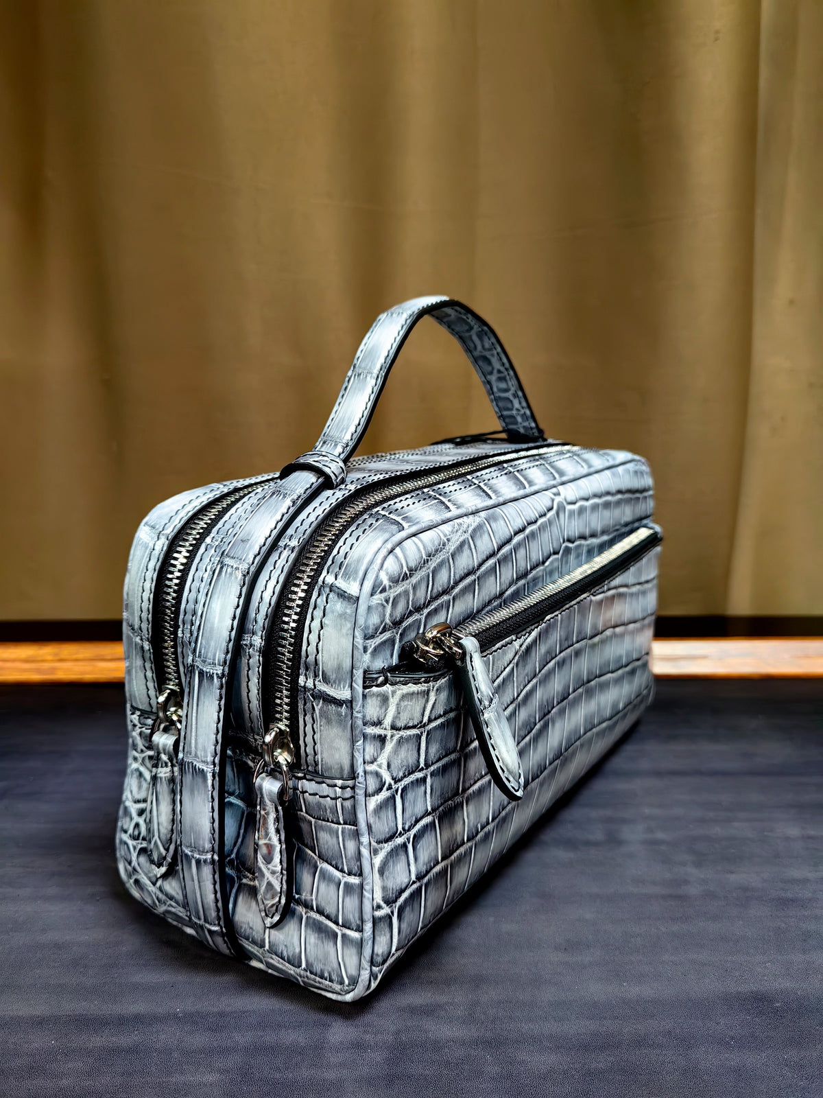 Borsa clutch classica in vera pelle di coccodrillo