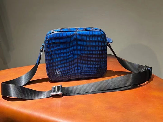 alt
Borsa a tracolla unisex in pelle di coccodrillo, blu vintage