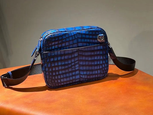 alt
Borsa a tracolla unisex in pelle di coccodrillo, blu vintage