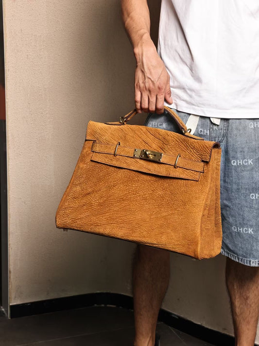 Borsa a cartella con manico superiore in pelle Cordovan vera lavata vintage, oro e nero