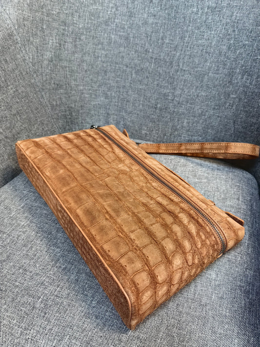 alt
Borsa clutch unisex con manico e zip in vera pelle di coccodrillo nabuk