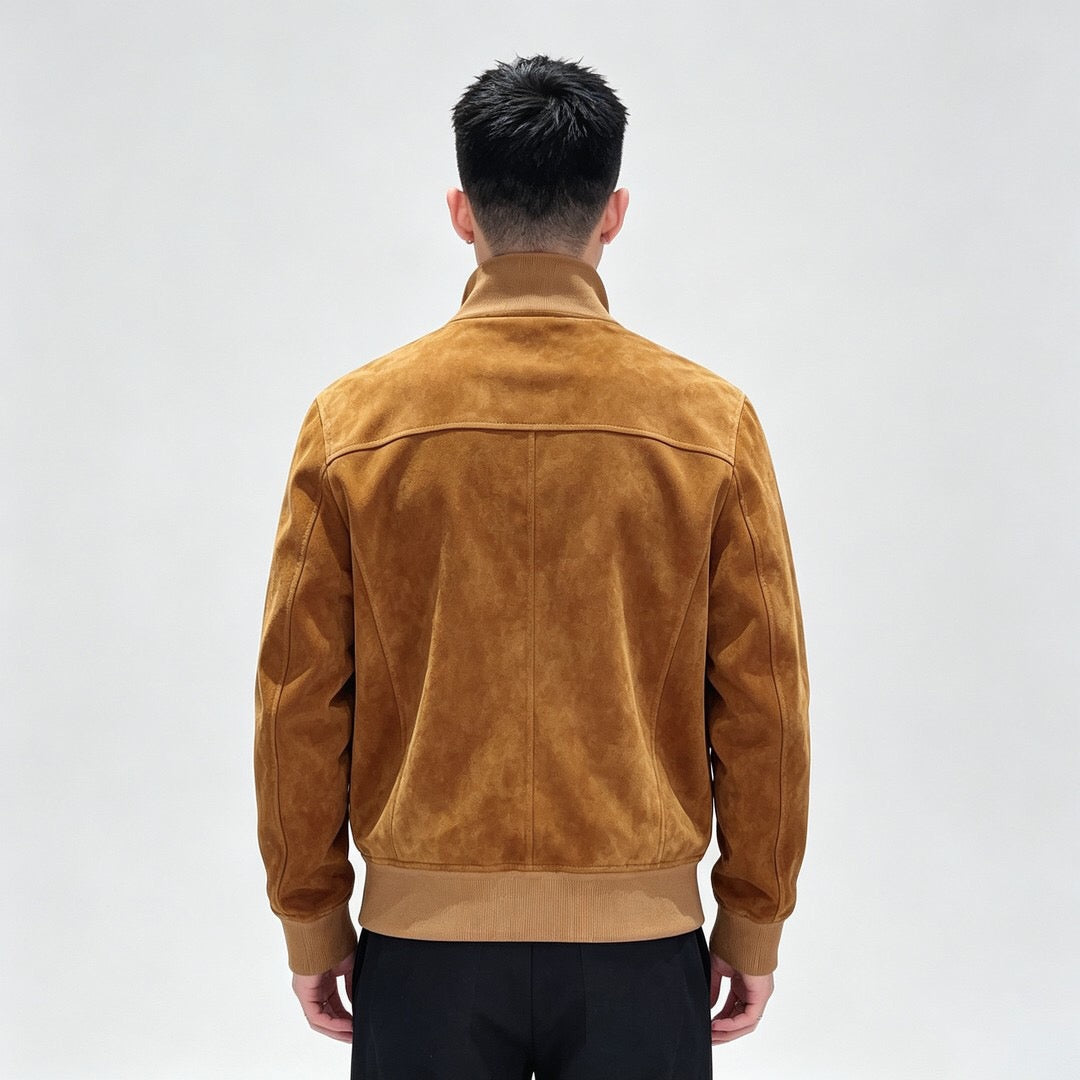 Giacca bomber da uomo in pelle scamosciata con zip, color cuoio e marrone scuro, con elegante colletto e tasche con zip, di Rossie Viren.