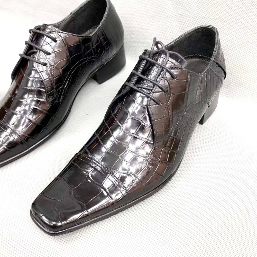 Scarpe da uomo in pelle di coccodrillo, eleganti, con punta a becco d’anatra e allacciatura