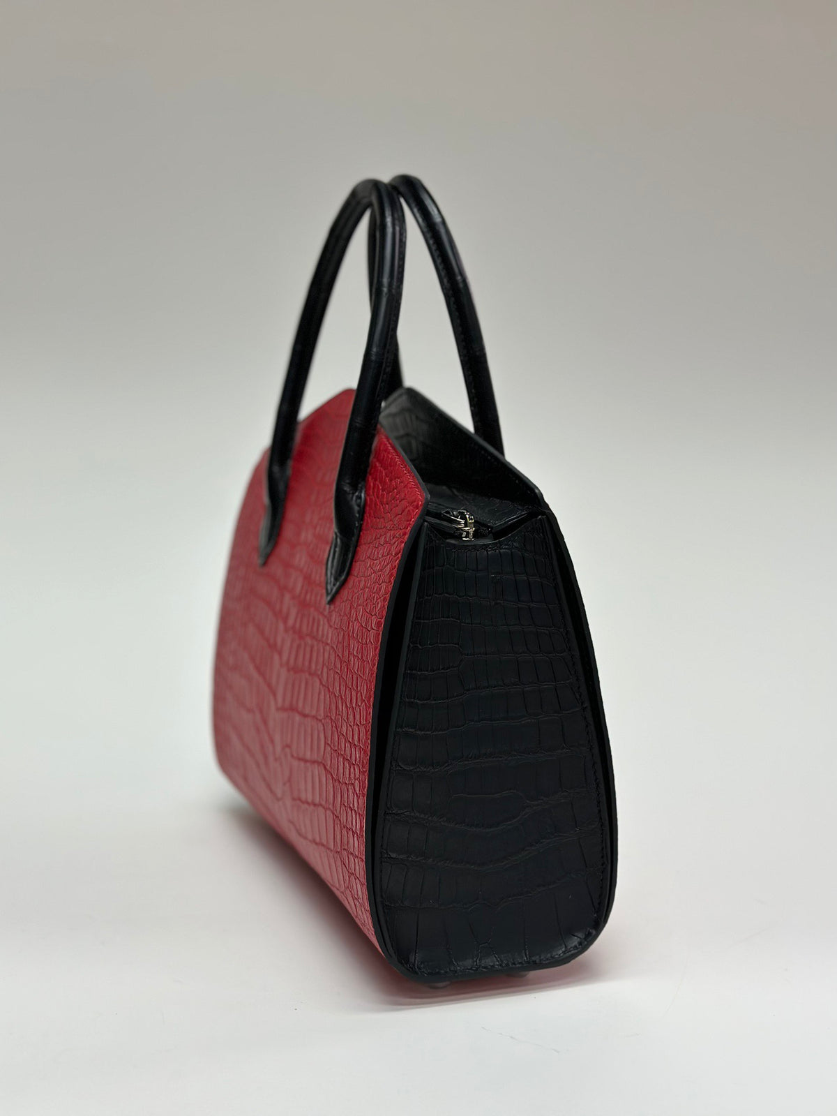Borsa con manico superiore in pelle di coccodrillo rossa