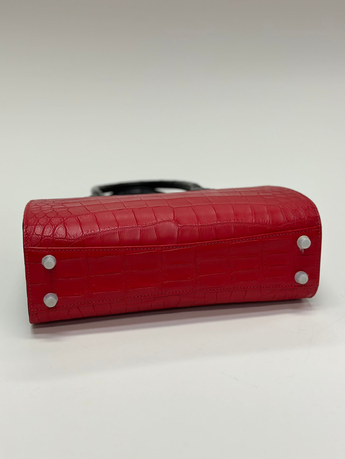 alt
Borsa a mano in pelle di coccodrillo rossa