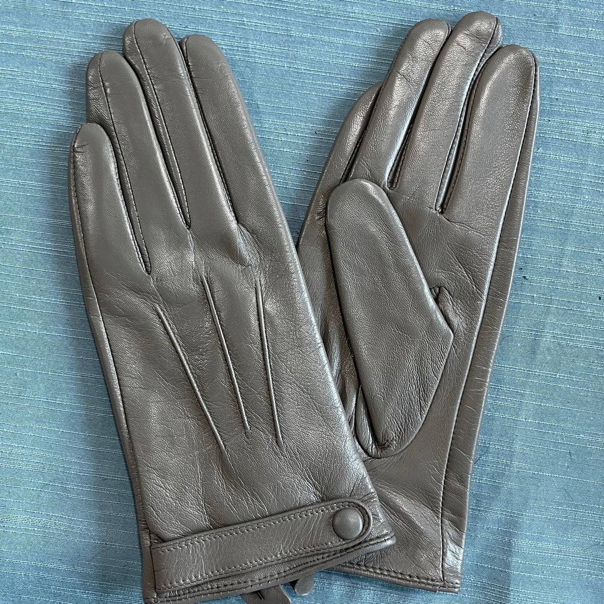 Women's Soft Goatskin Leather Fashion Snap Cuff Gloves