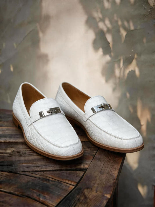 alt
Crocodile Shoes, mocassini con fibbia in vera pelle di coccodrillo bianco himalayano
