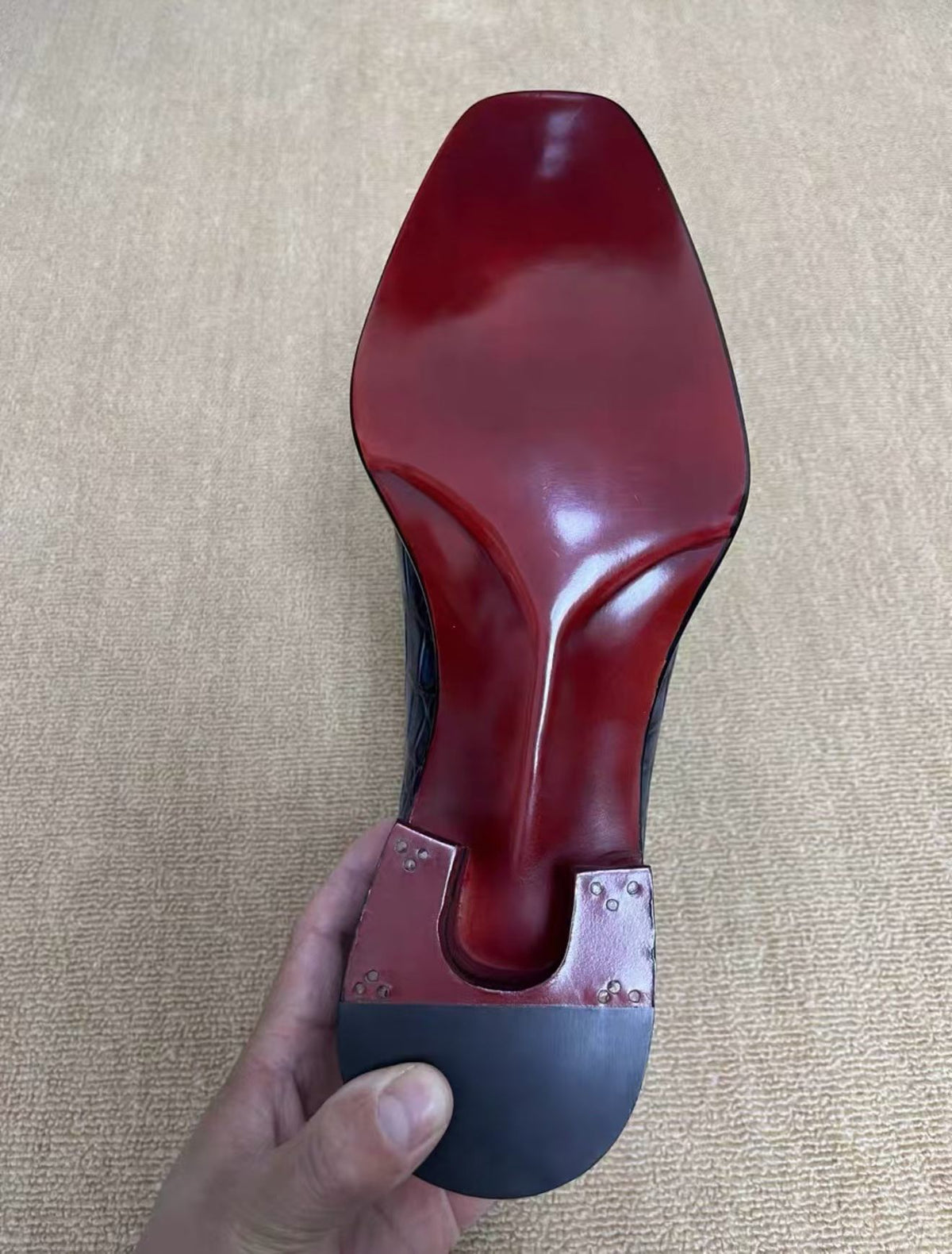 alt
Scarpe da uomo slip-on business in pelle di coccodrillo nabuk, mocassini bassi verdi (copia)
