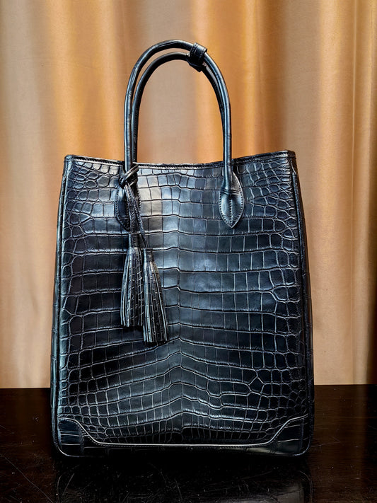 alt
Borsa shopper unisex grande da lavoro per laptop in pelle di coccodrillo nera