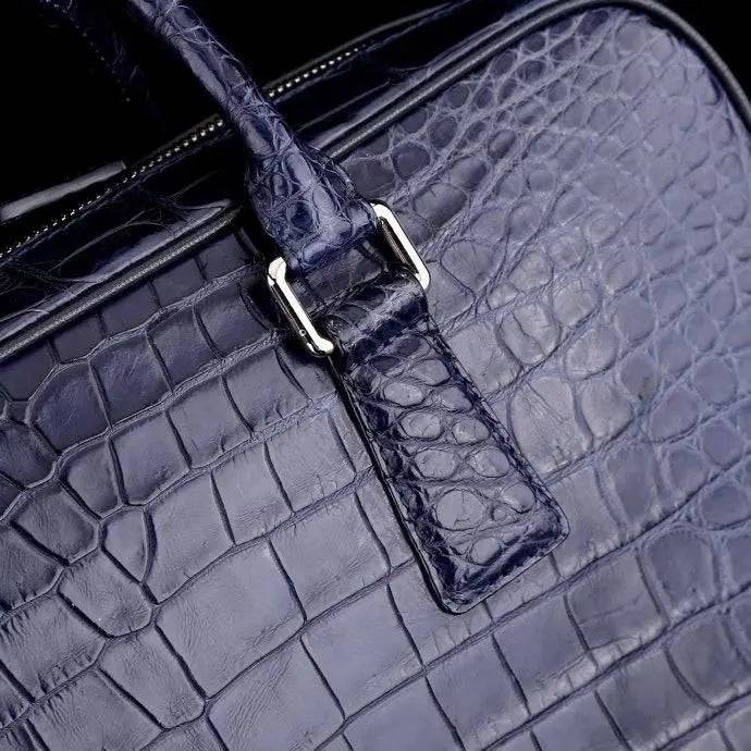 alt
Borsa ventiquattrore da uomo in vera pelle di coccodrillo blu scuro