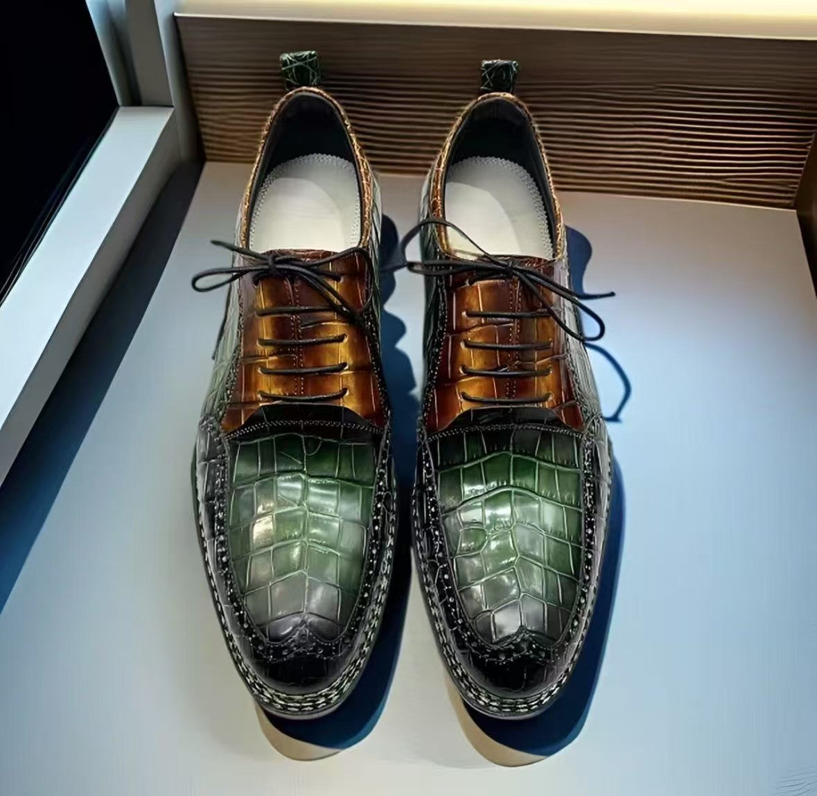 alt
Scarpe Crocodile, scarpe stringate da uomo vintage verde/cuoio con cucitura norvegese a contrasto