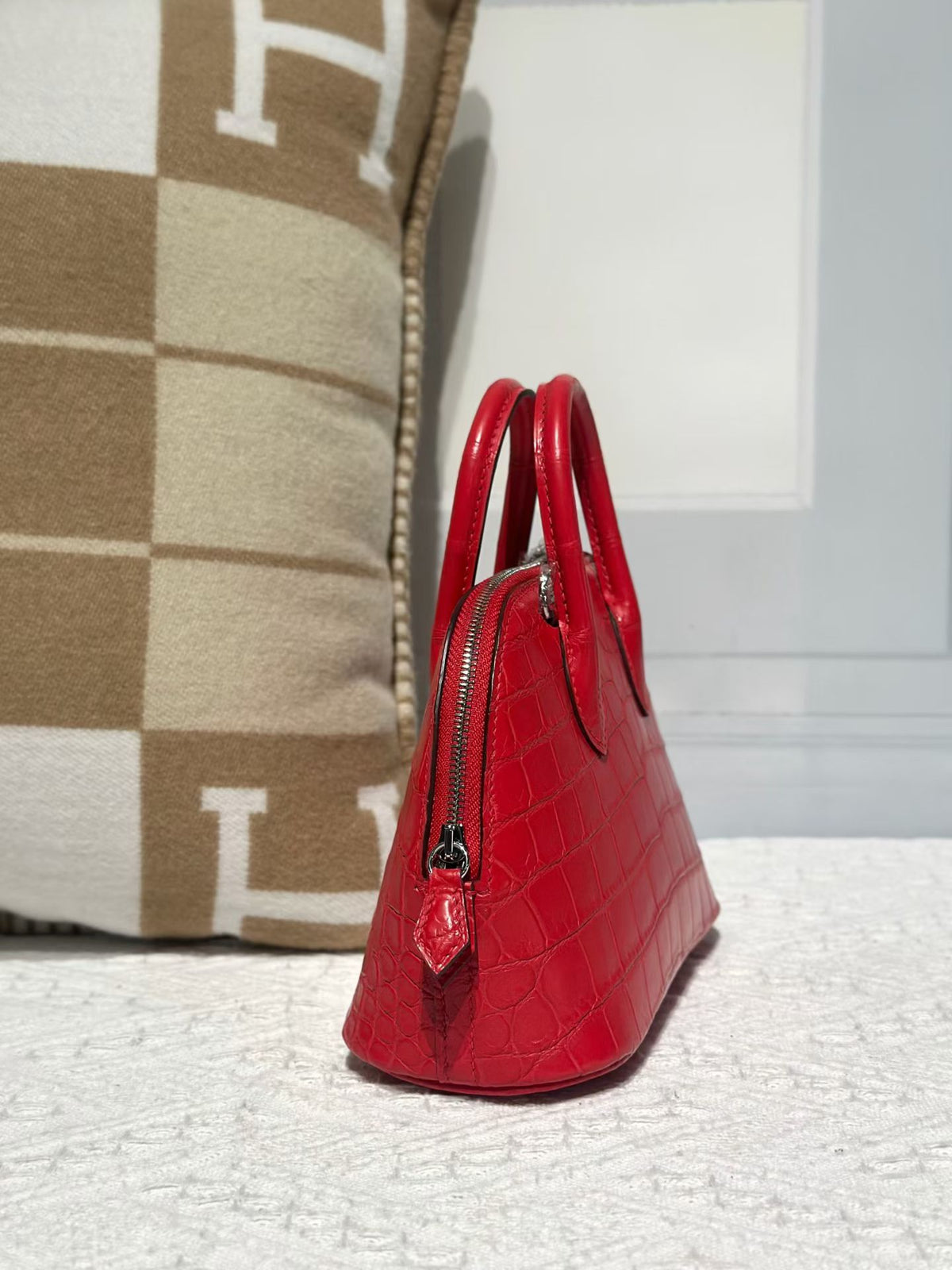 alt
Borsa mini bowling con manico superiore in vera pelle di coccodrillo rossa
